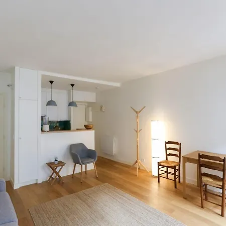 Beautiful And Bright Flat In Paris *