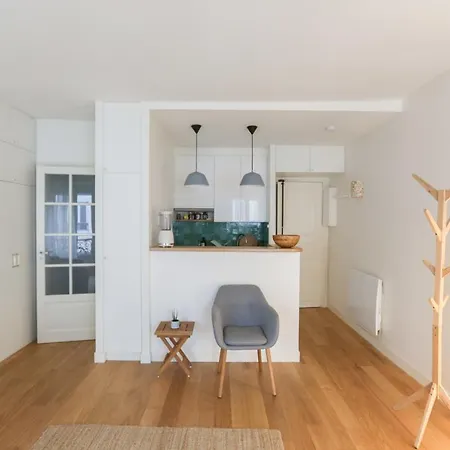 Beautiful And Bright Flat In Paris 파리